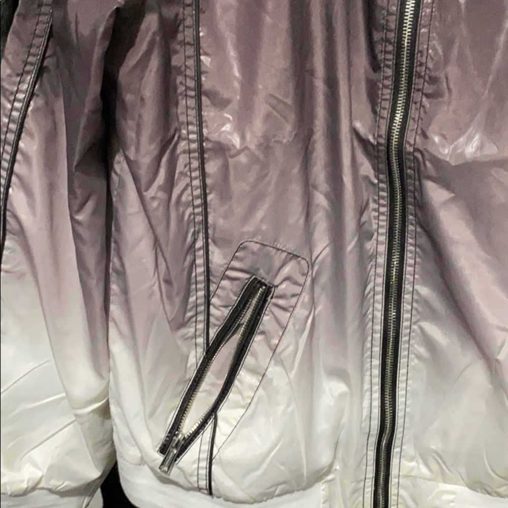 Windbreaker - Picture 3 of 4